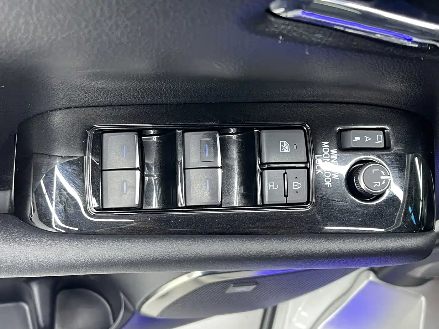 Toyota Vellfire 2022 2021 Crown Hybrid 2.5L HV Luxury Edition
