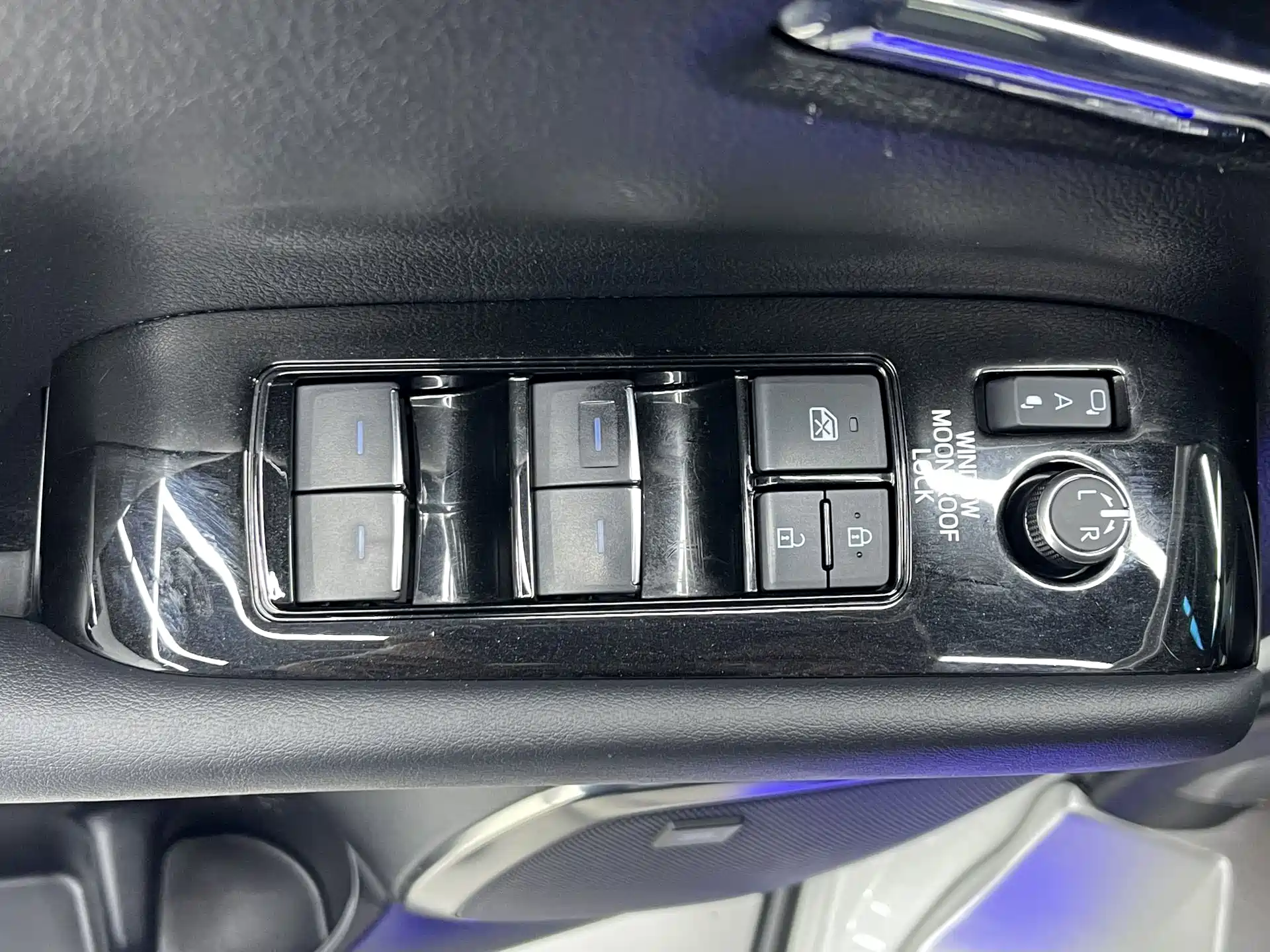 Фото 20 - Toyota Vellfire