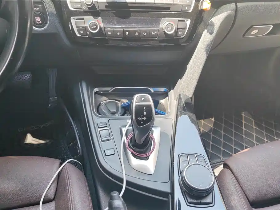 BMW 3 Series 2018 320Li Leading M Sport Package фото 16