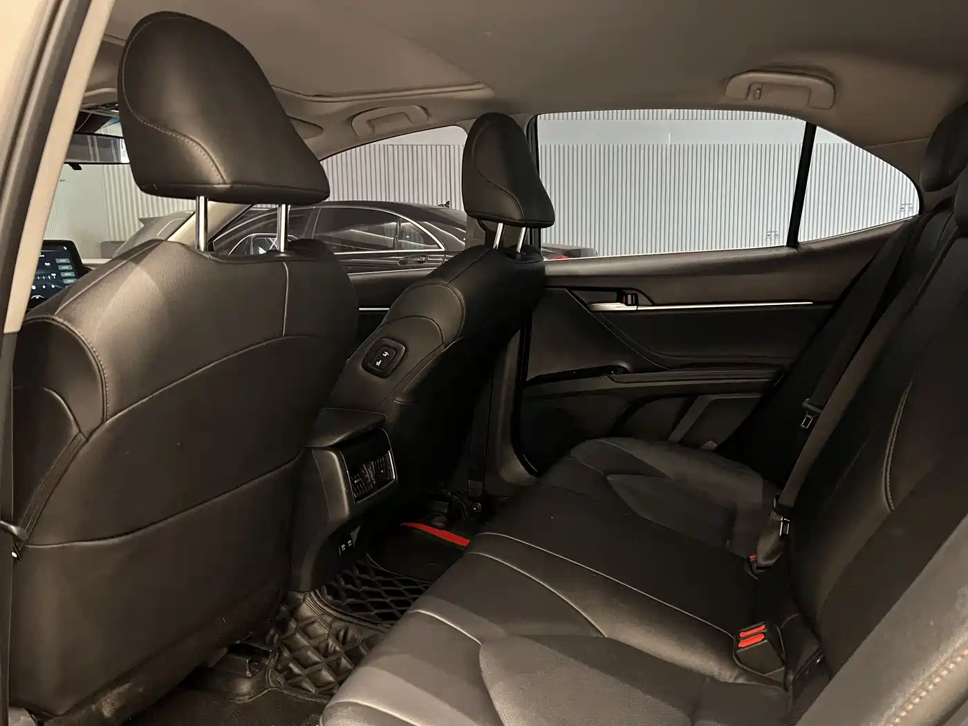 Toyota Camry 2021 2.0G Luxury Edition фото 9