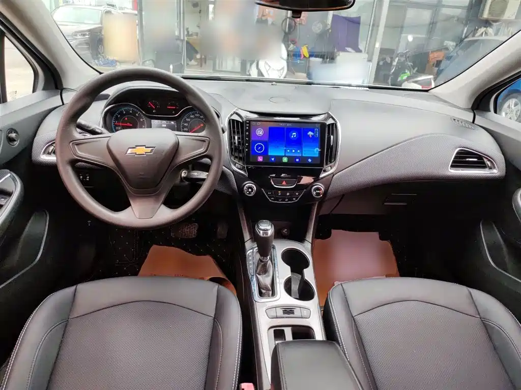 Chevrolet Cruze 2018 320 Automatic Pioneer Sunroof Edition фото 10
