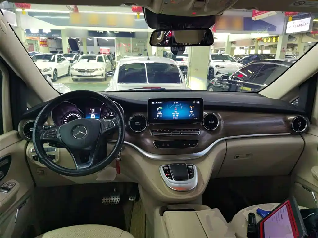Mercedes-Benz V-Class 2020 Model V 260 L Long Wheelbase Luxury фото 23