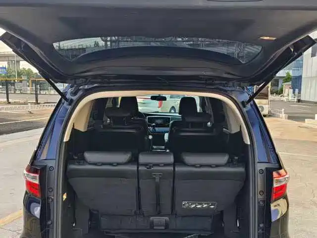Photo 13 - Honda Odyssey