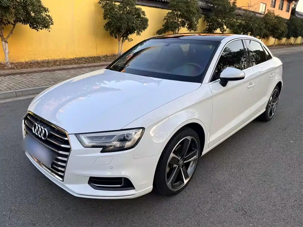 Audi A3 2019 Limousine 35 TFSI Style China VI