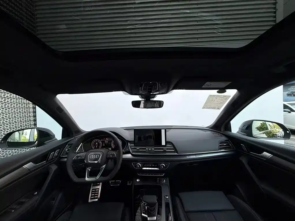 Audi Q5L 2025 Model Year Facelift 45th Anniversary Edition 45 TFSI Luxury Dynamic фото 8