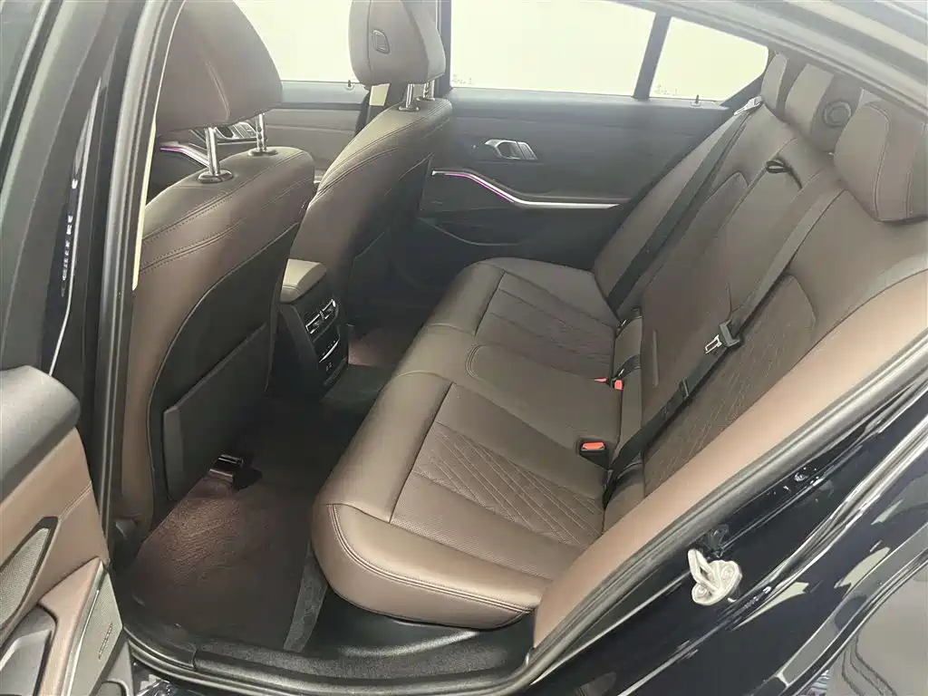 BMW 3 Series 2022 325i M Sport Shadow Edition фото 14