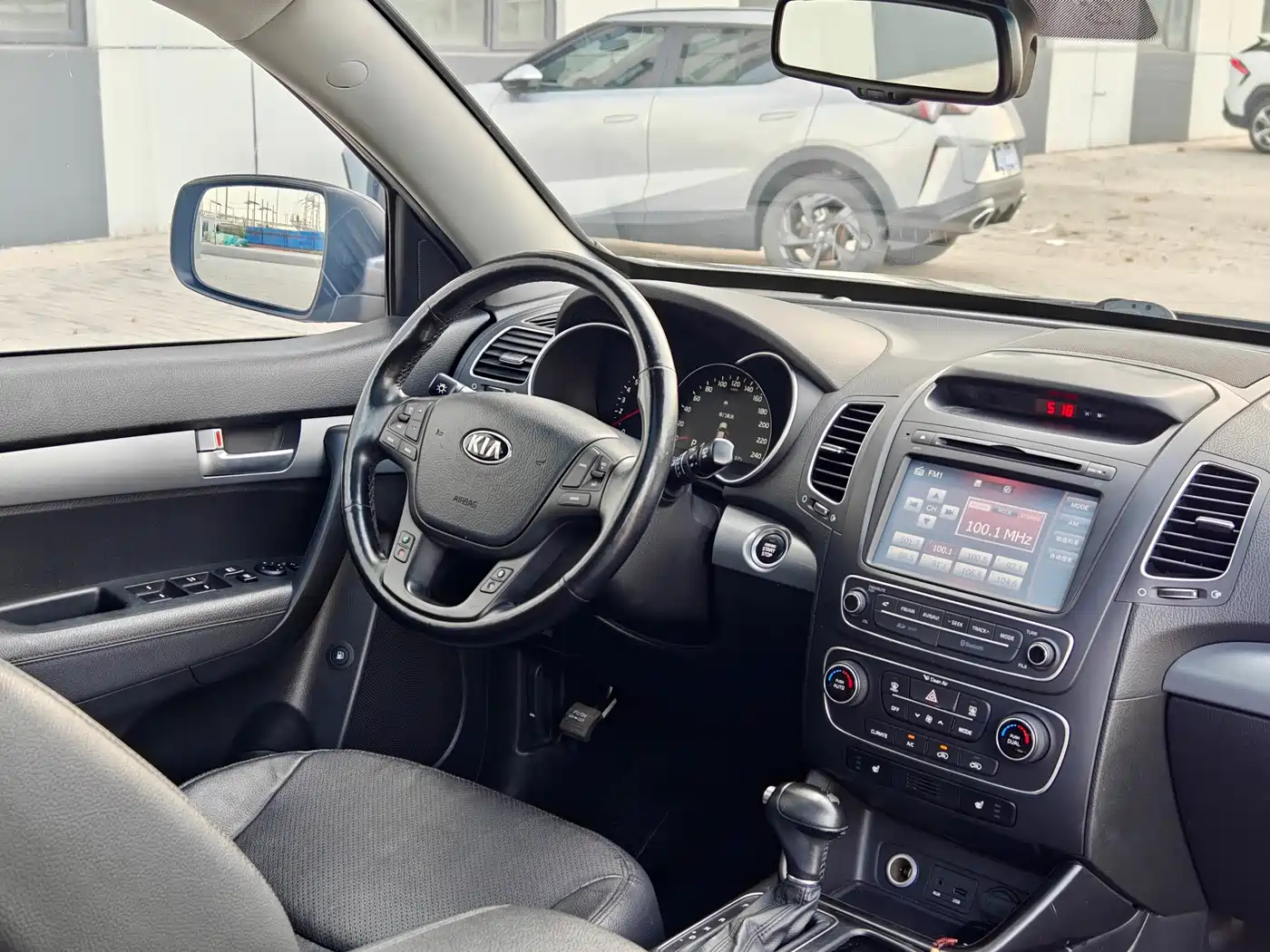 Photo 16 - Kia Sorento