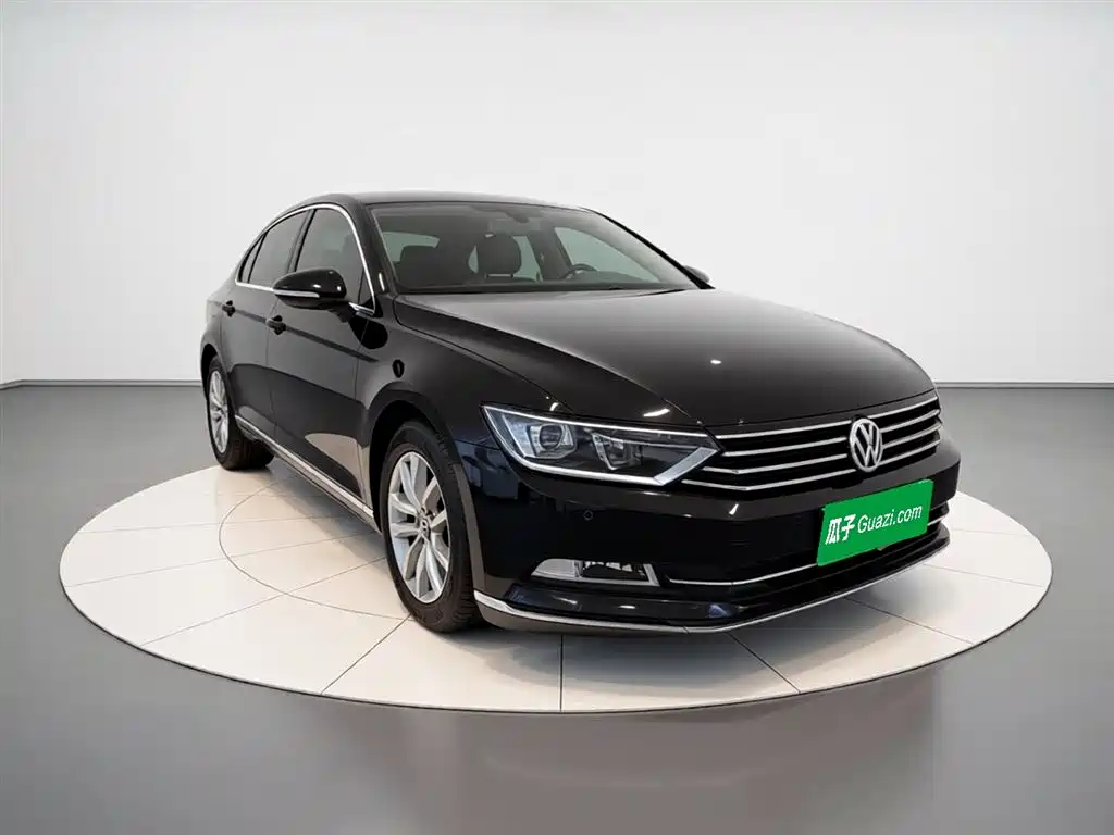 Volkswagen Magotan 2018 280TSI DSG Comfort фото 3