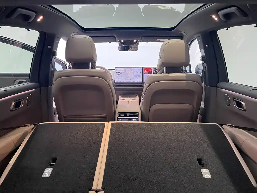 Фото 7 - Li Auto i6