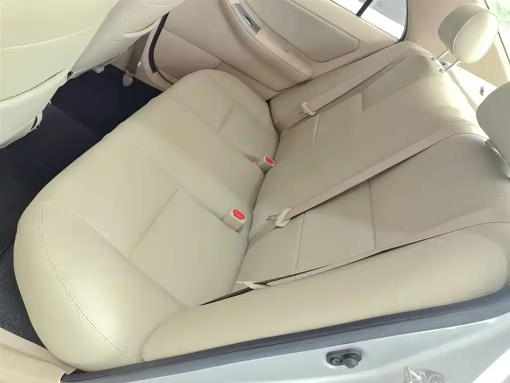Toyota Corolla 2013 1.6L Automatic Excellence Edition фото 17