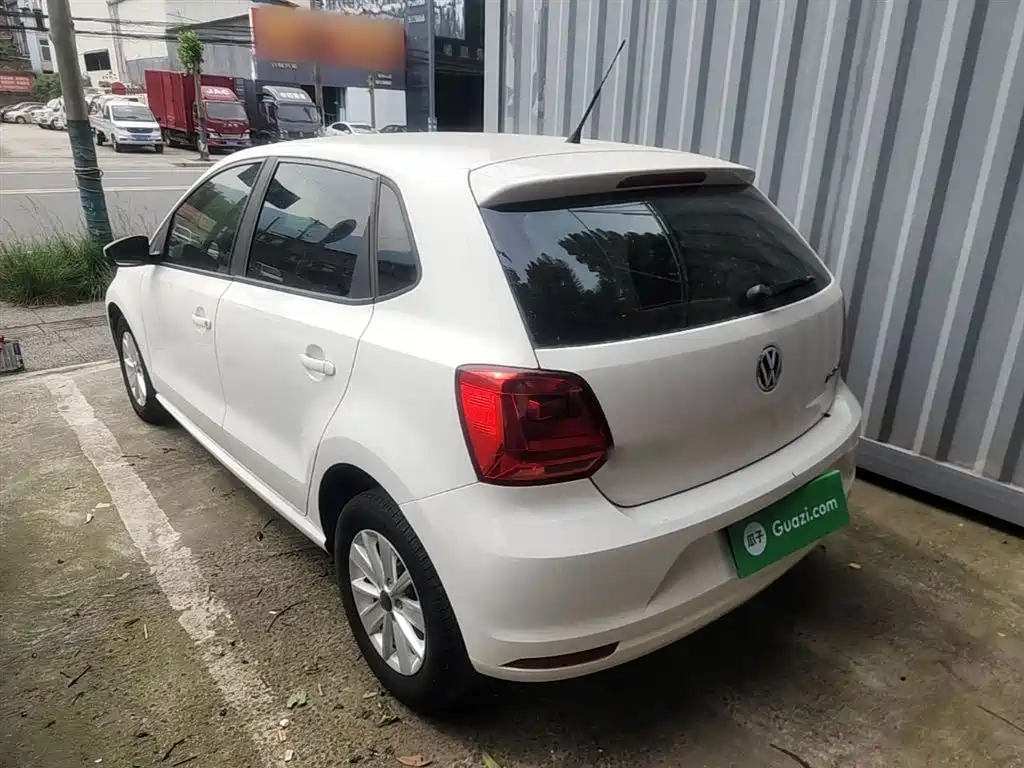 Volkswagen Polo 2016 1.4L Manual Trend фото 5