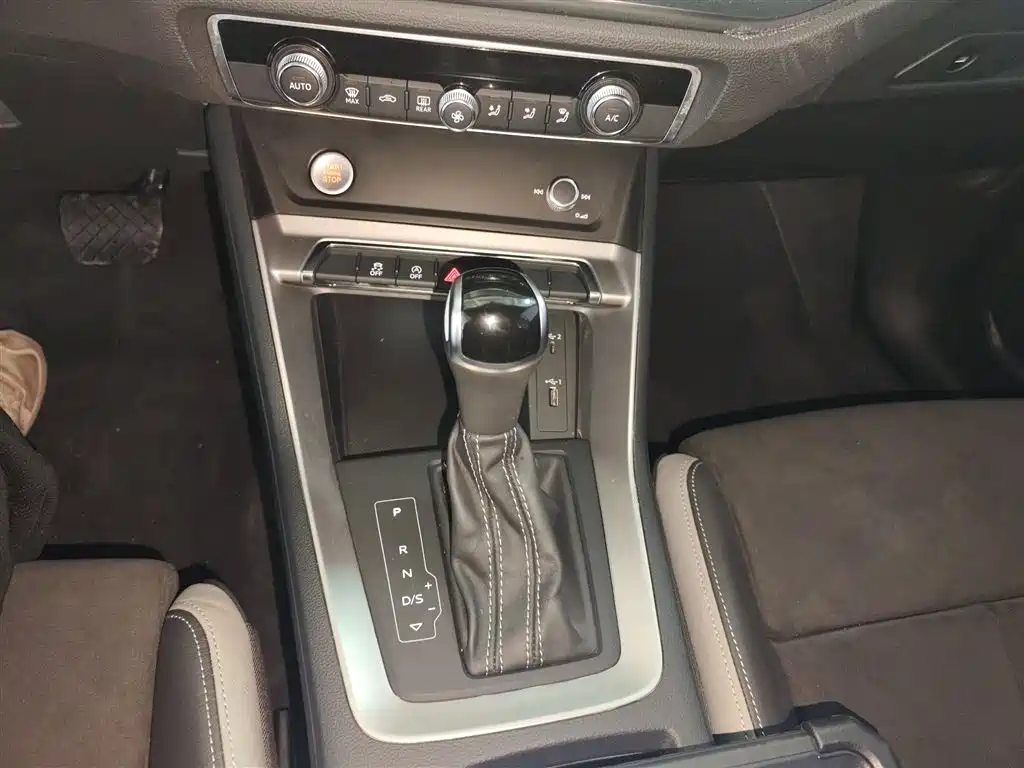 Audi Q3 2019 35 TFSI Progressive Sport фото 14