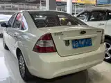 Фото 2 - Ford Focus
