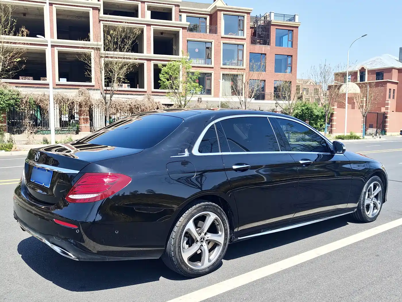 Mercedes-Benz E-Class 2019 E 300 L Sport Fashion фото 15