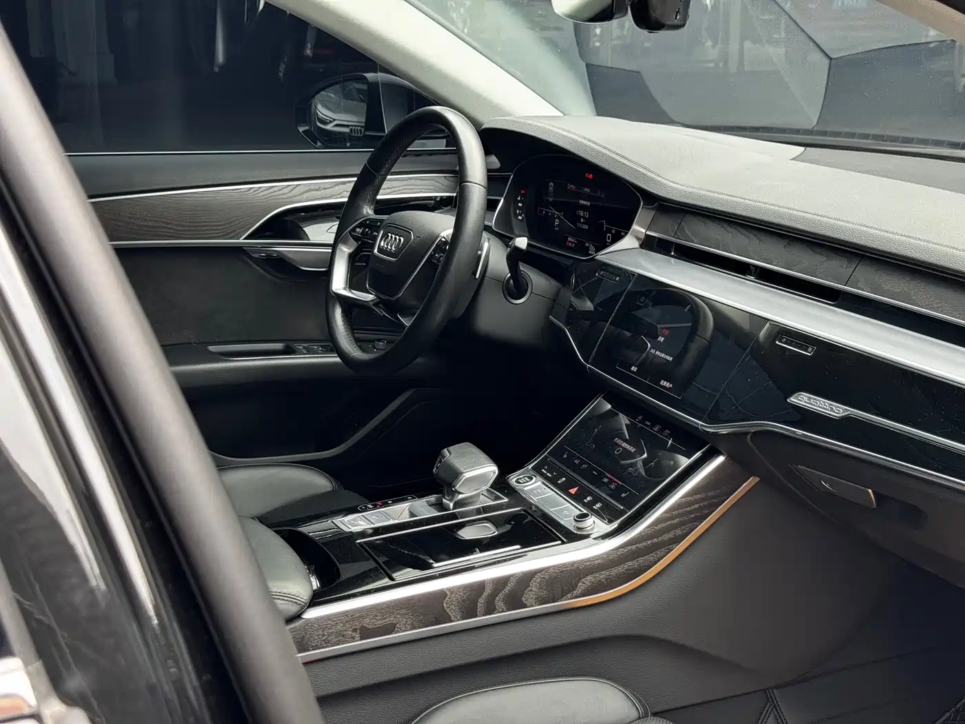 Audi A8 2021 A8L 50 TFSI quattro Comfort фото 11