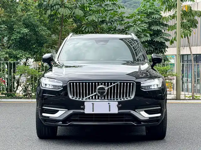 Volvo XC90 2023 B5 Smart Luxury Edition 7-Seater — фото 2
