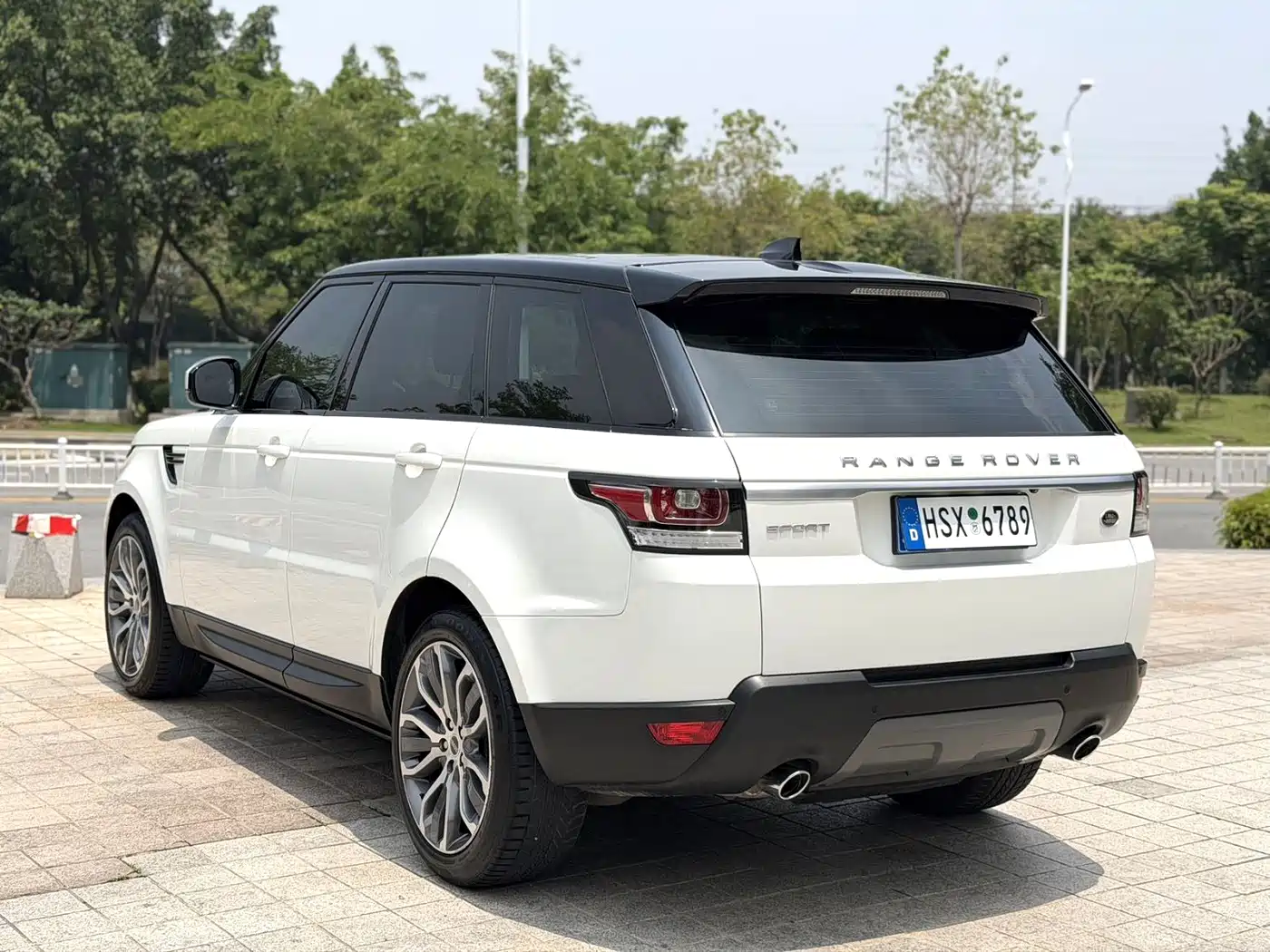 Land Rover Range Rover Sport 2017 3.0 SC V6 SE фото 9