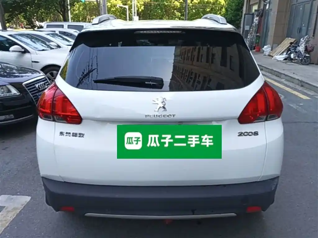 Peugeot 2008 2014 1.6L Automatic Fashion Edition фото 6