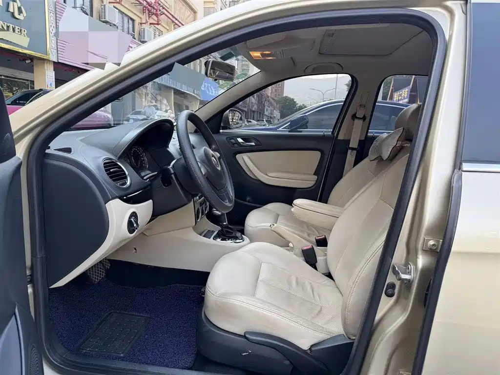Volkswagen Lavida 2011 1.4TSI DSG Pinxuan Edition фото 4