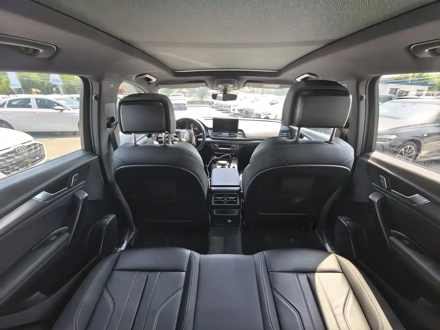 Audi Q5L 2024 Model 40 TFSI Luxury Dynamic фото 7