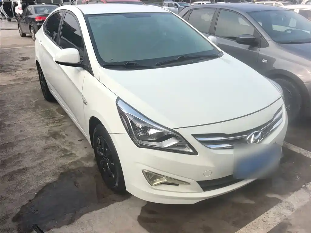 Hyundai Verna 2014 1.4L Manual Smart GLS фото 4
