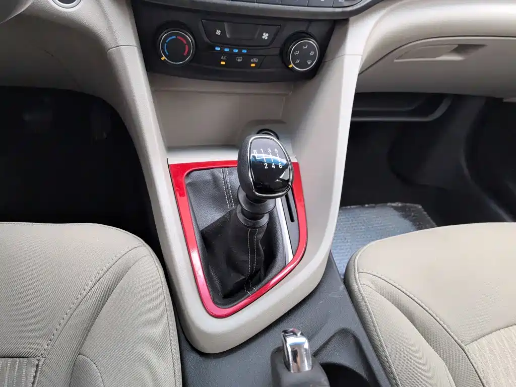 صورة 13 - Buick Excelle