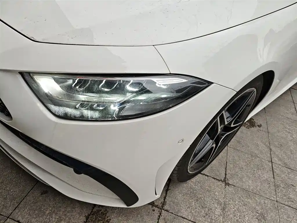 MERCEDES-BENZ CLS