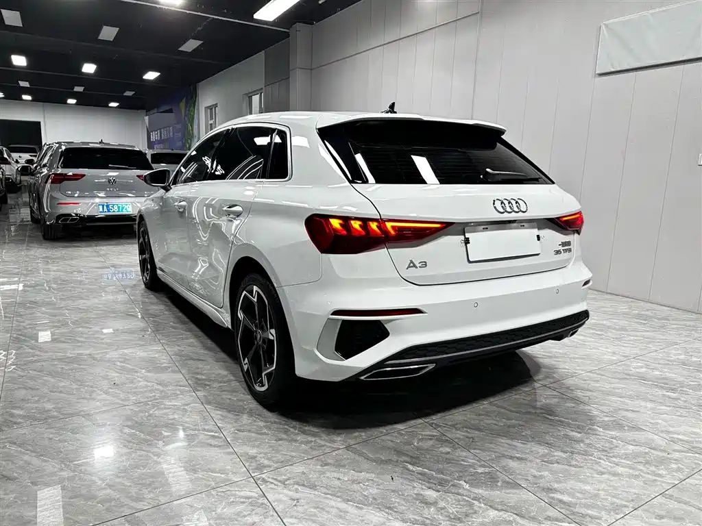 Audi A3 2023 Facelift Sportback 35 TFSI Luxury Sport фото 4