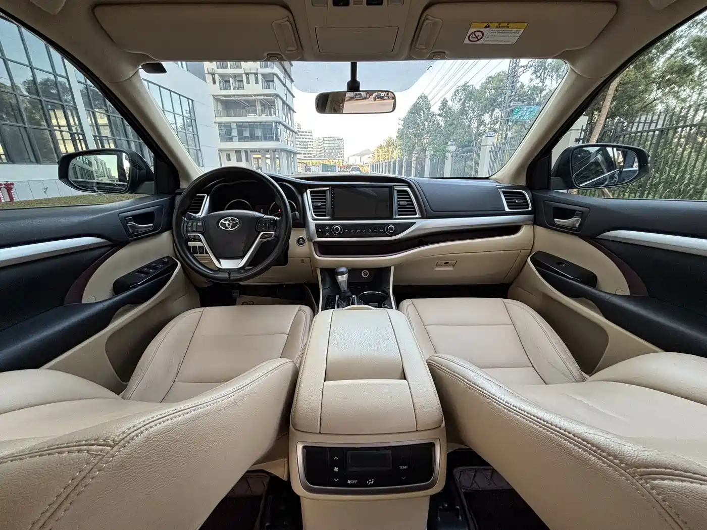 Toyota Highlander 2015 2.0T AWD Elite Edition 7-seater фото 8