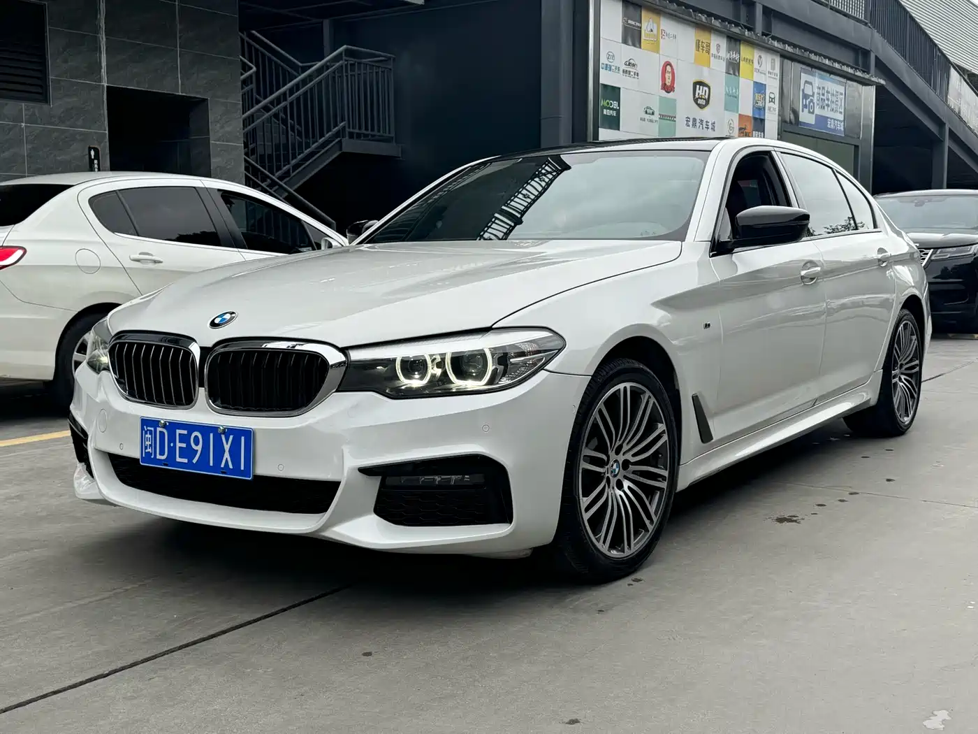 BMW 5 Series 2019 530Li Leading Luxury Package