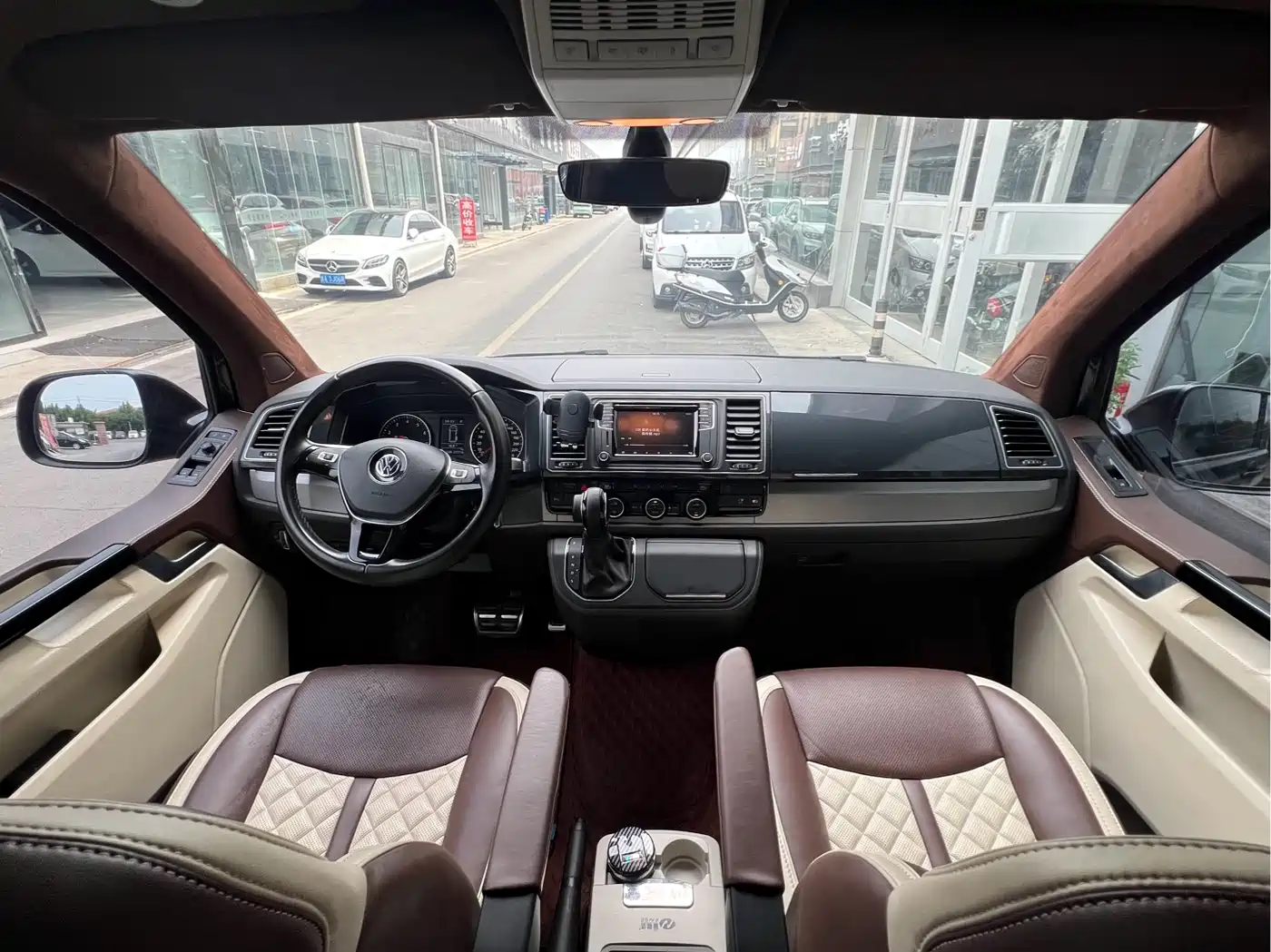 Volkswagen Caravelle 2019 2.0TSI 4WD Luxury 7-seater фото 10