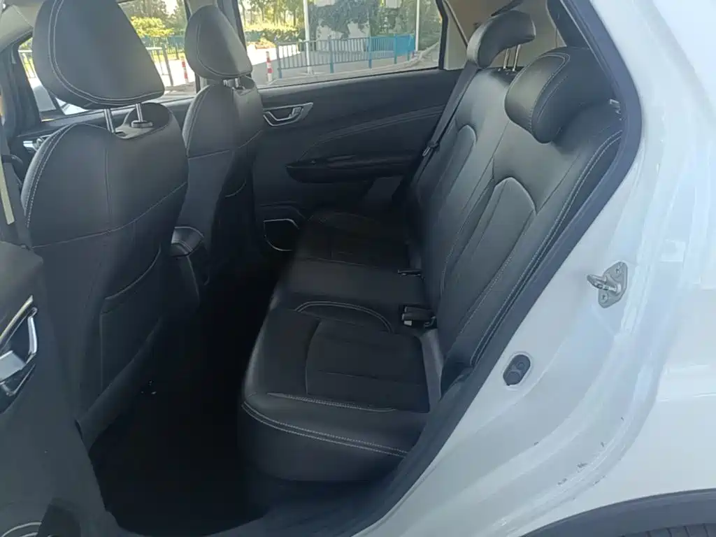Photo 17 - Geely Vision X3