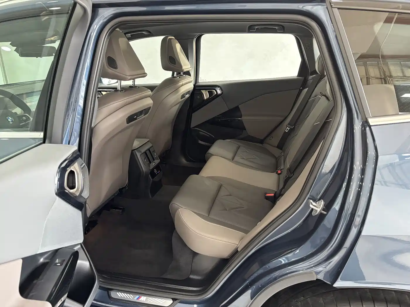 BMW X3 2025 xDrive30L Premium Model M Sport Black Package фото 25
