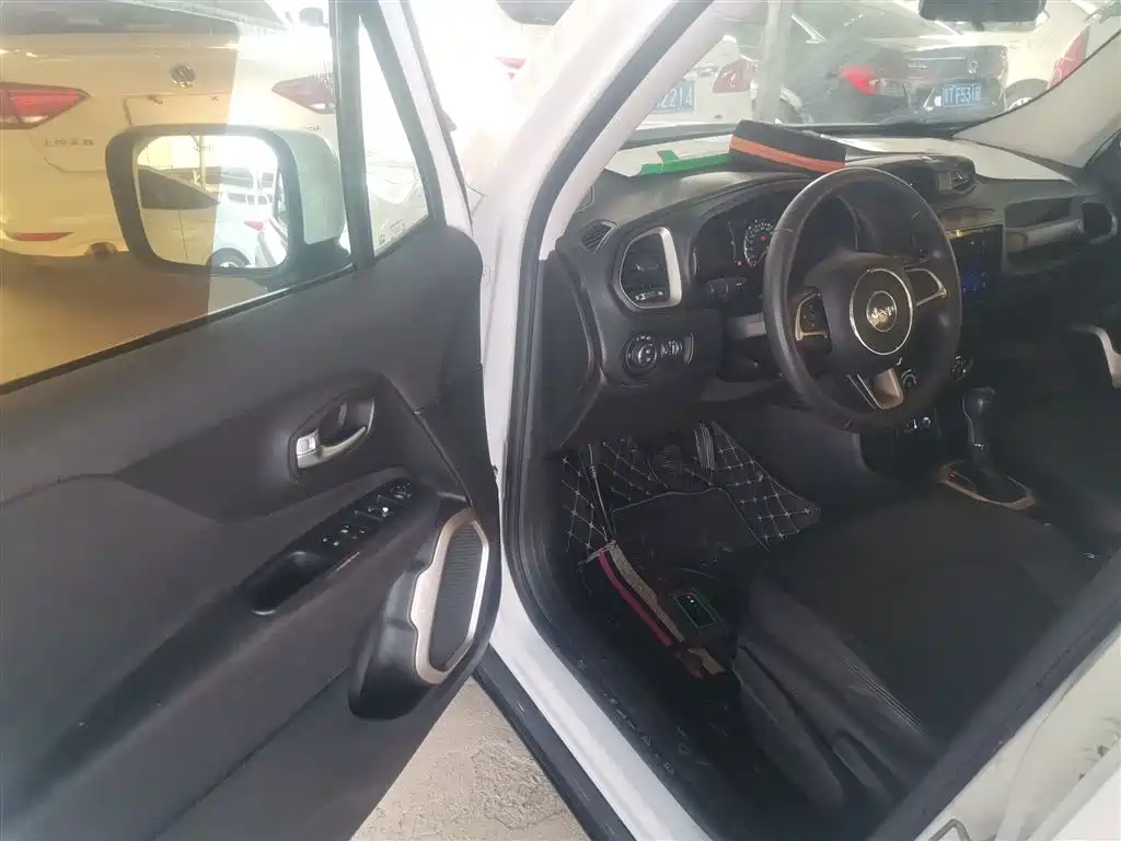 Jeep Renegade 2017 2017 180T Automatic Kinetic Edition+