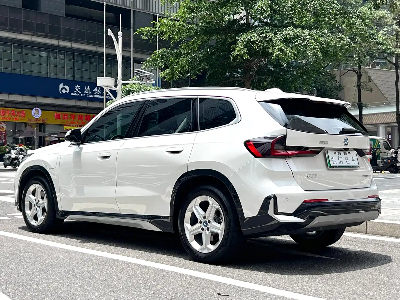 BMW iX1 2023 eDrive25L X Design Package фото 16