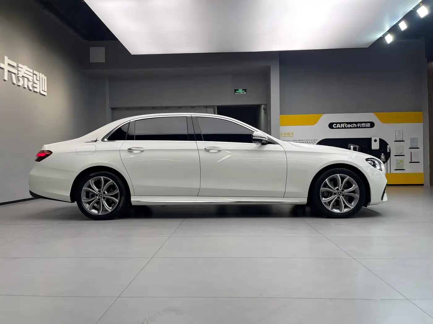 MERCEDES-BENZ E CLASS