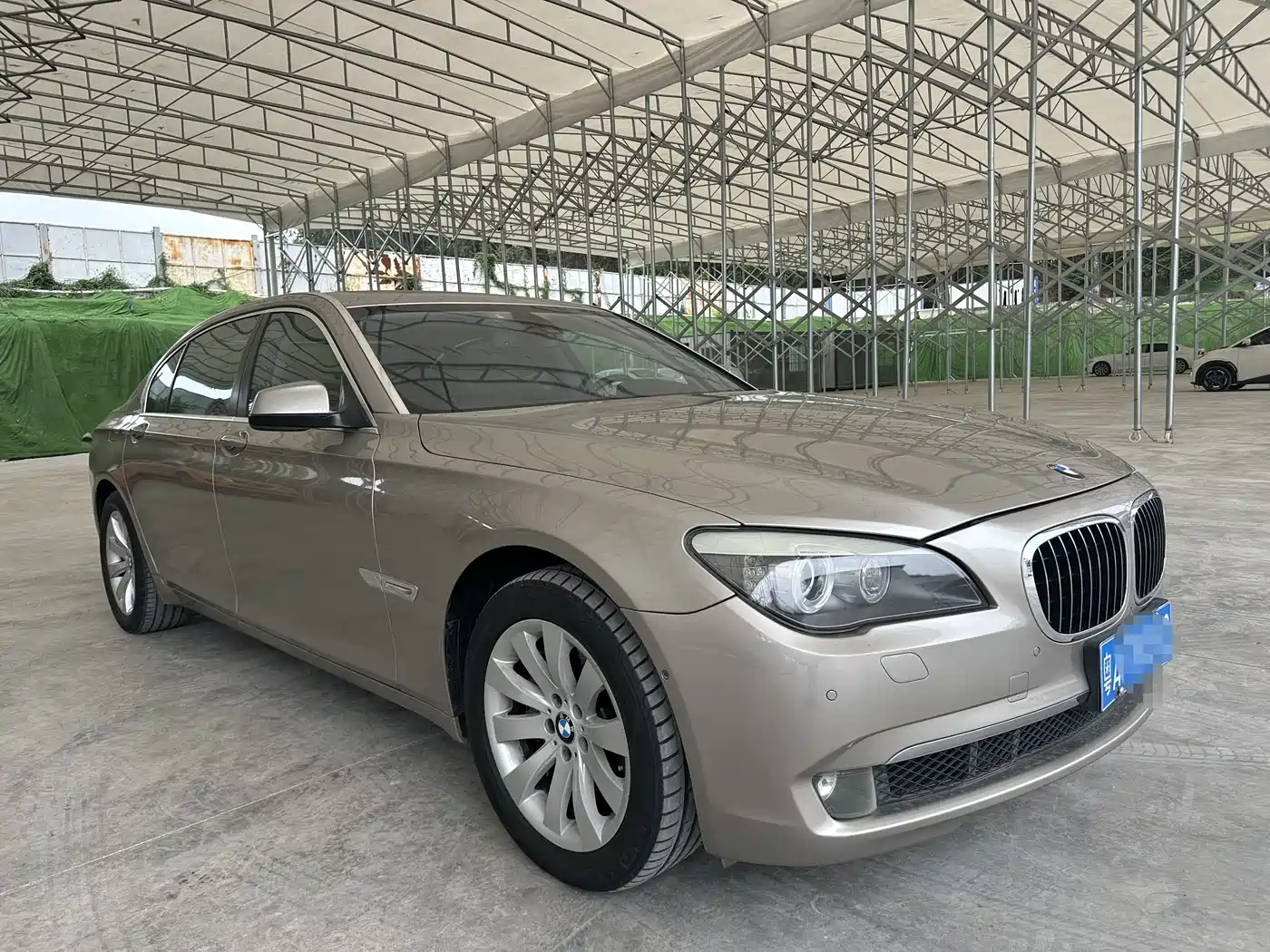 BMW 7 Series 2009 Model 740Li Leading Edition фото 3