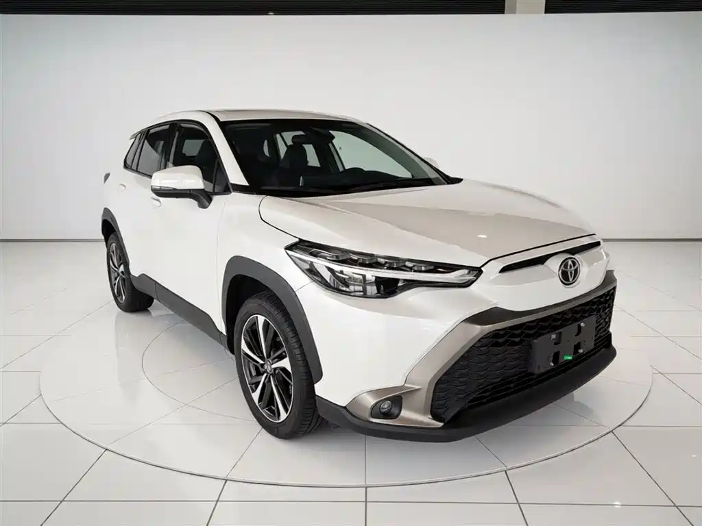 Toyota Frontlander 2022 2.0L CVT Luxury PLUS Edition фото 21