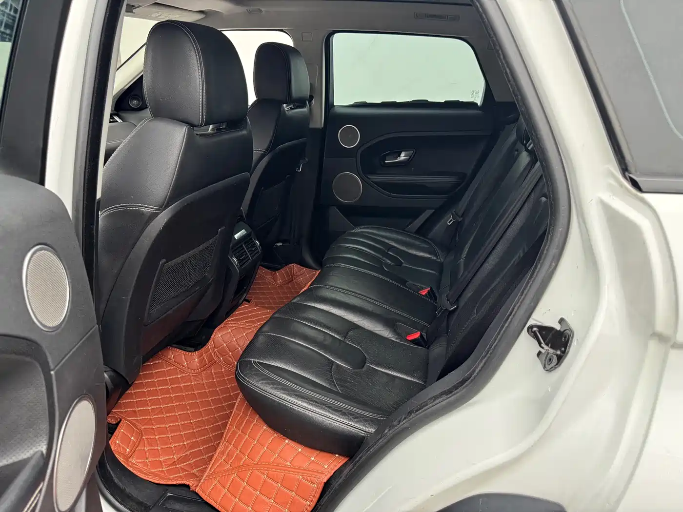 Land Rover Range Rover Evoque (Import) 2015 2.0T 5-door Dynamic Edition фото 15