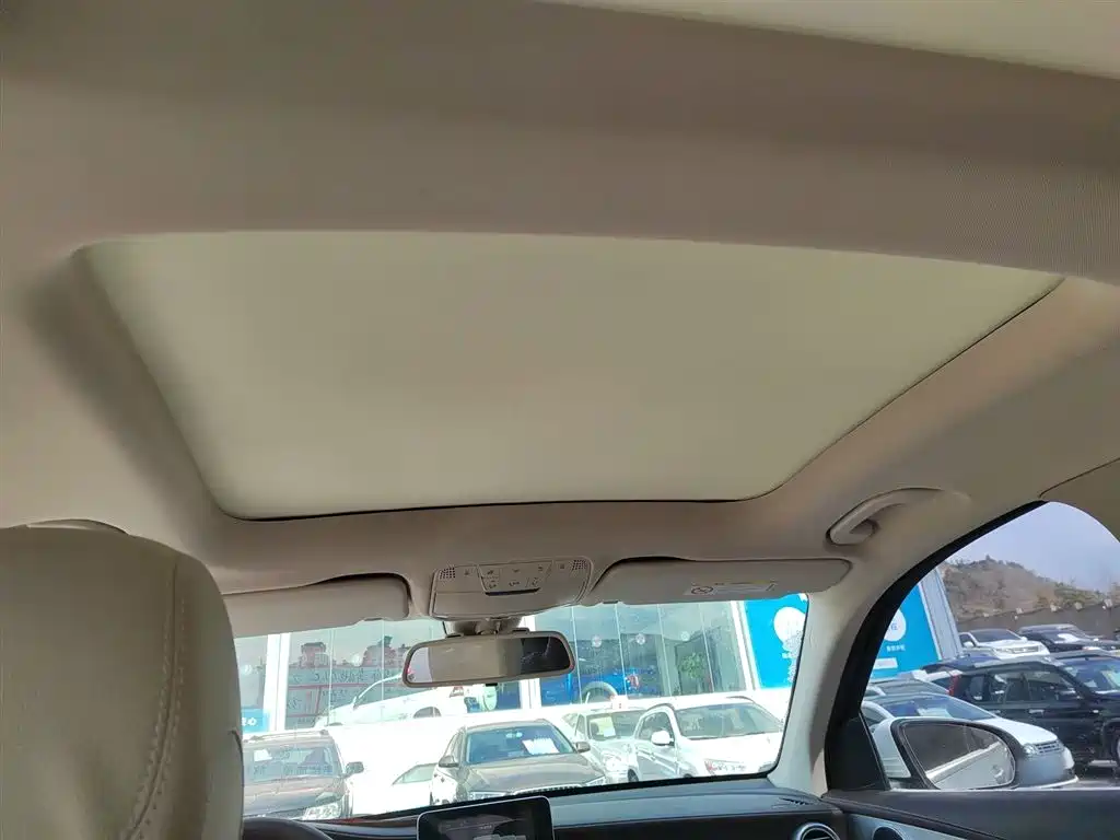 Mercedes-Benz GLC 2018 GLC 200 4MATIC фото 17