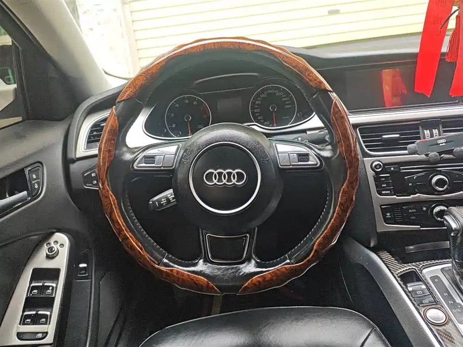 Audi A4L 2013 35 TFSI Automatic Standard фото 15