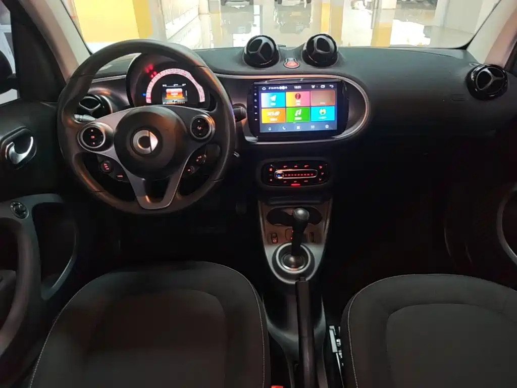 smart fortwo 2019 2019 0.9T 66kW Hardtop Wind Edition China VI