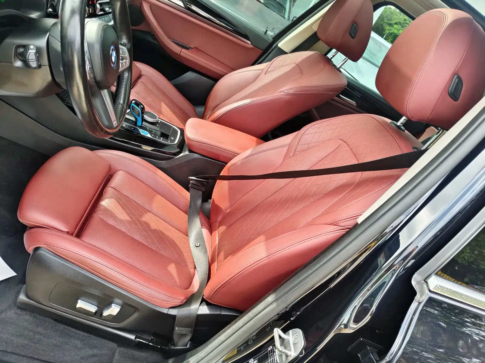 Фото 9 - BMW iX3