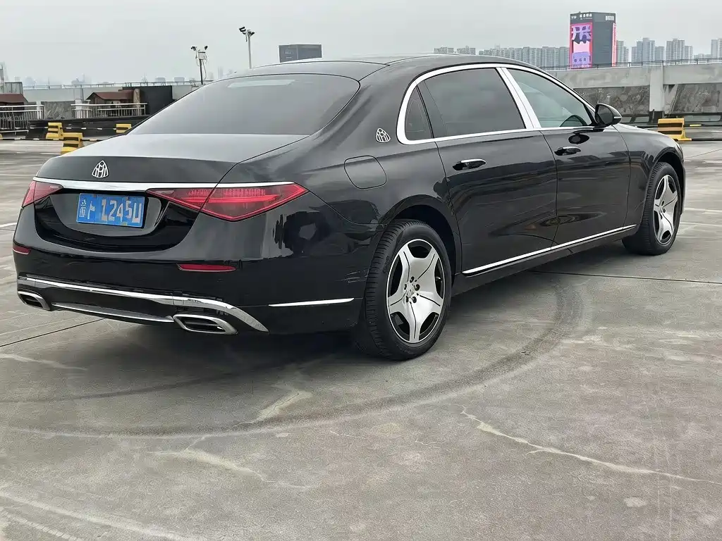 Фото 4 - Mercedes-Benz Maybach S-Class