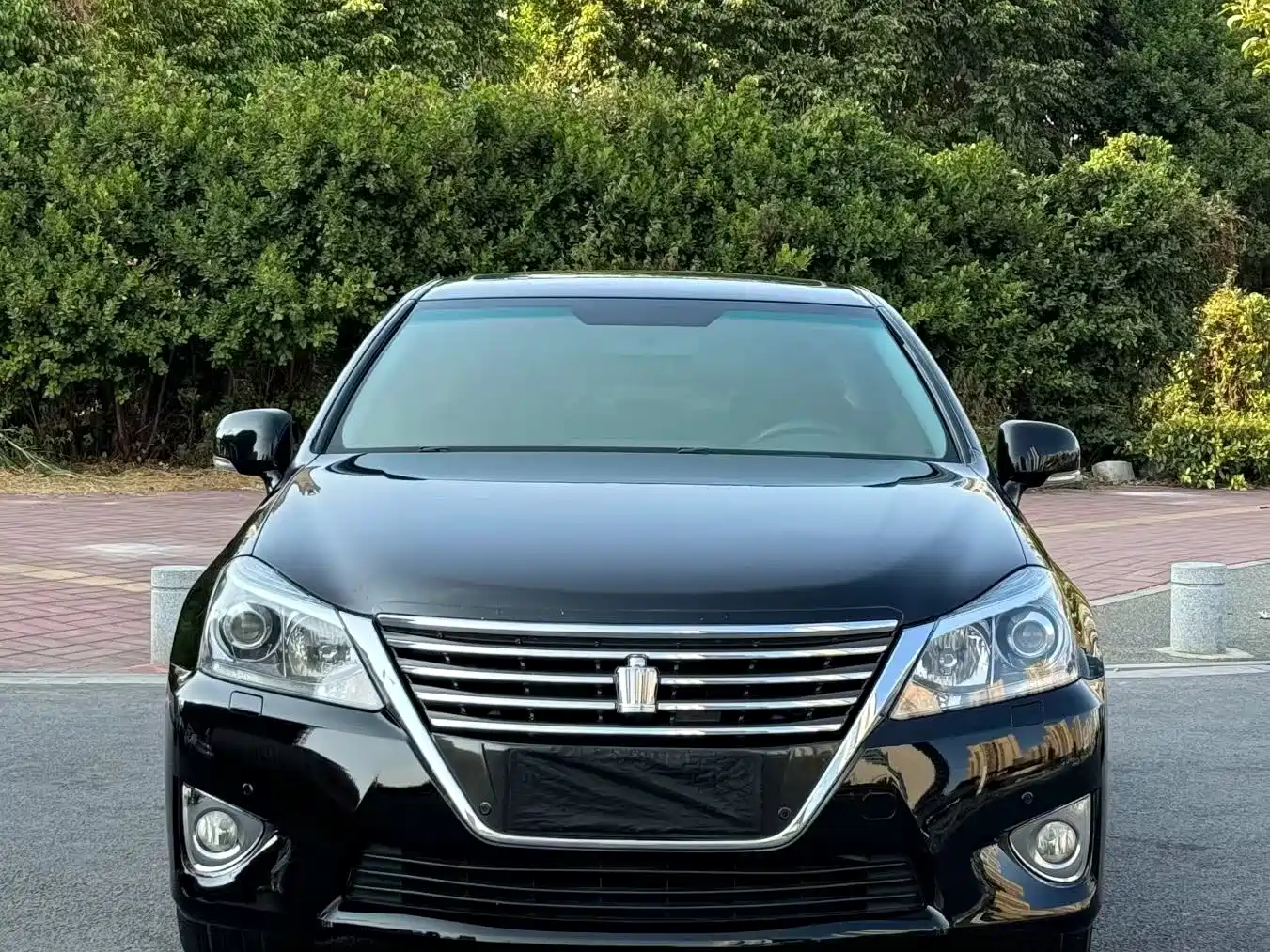 Toyota Crown 2012 2.5L Royal Leather Edition фото 2