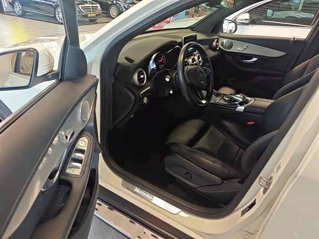 Mercedes-Benz GLC 2019 Model GLC 200 L 4MATIC фото 16