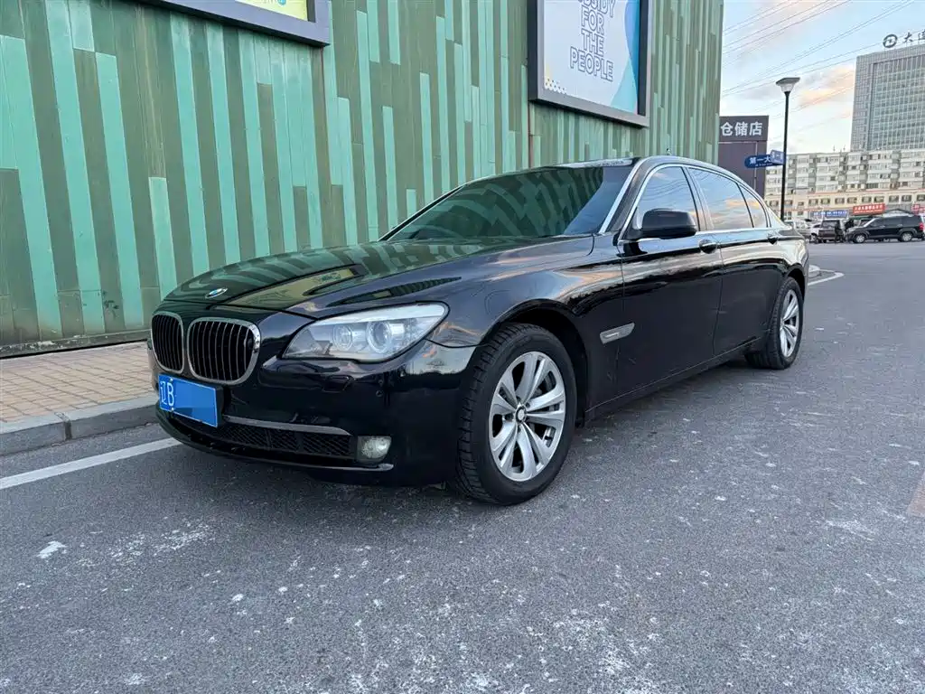 BMW 7 Series 2009 740Li Luxury
