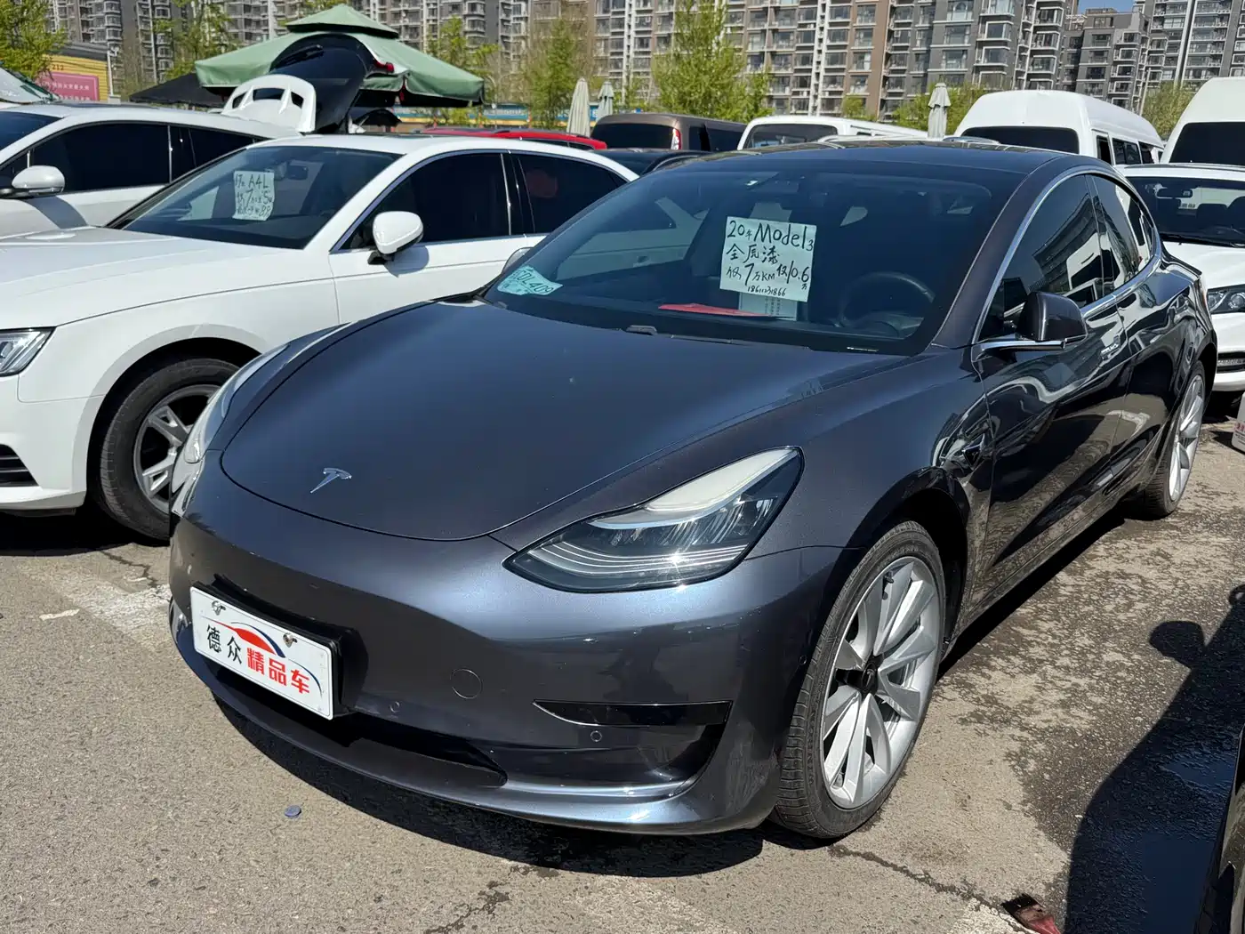 TESLA MODEL 3