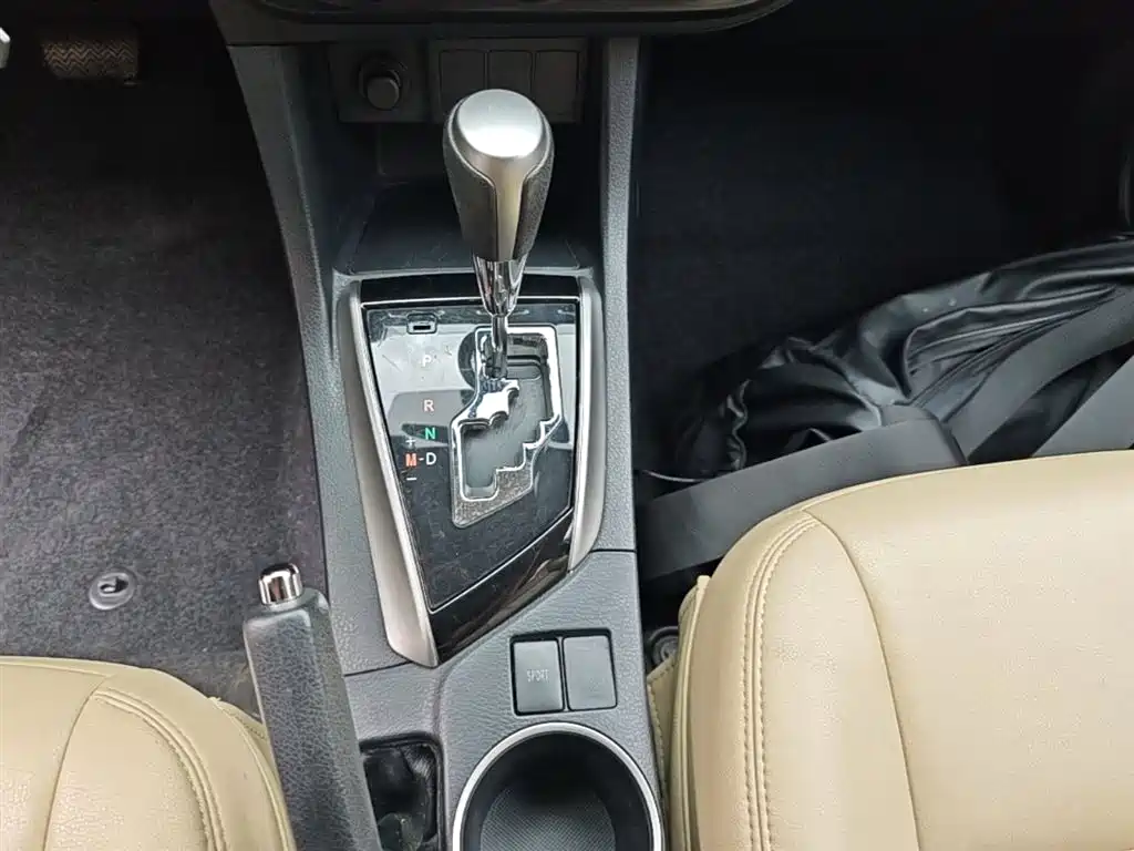 Toyota Levin 2016 1.6G CVT Elite Edition фото 14