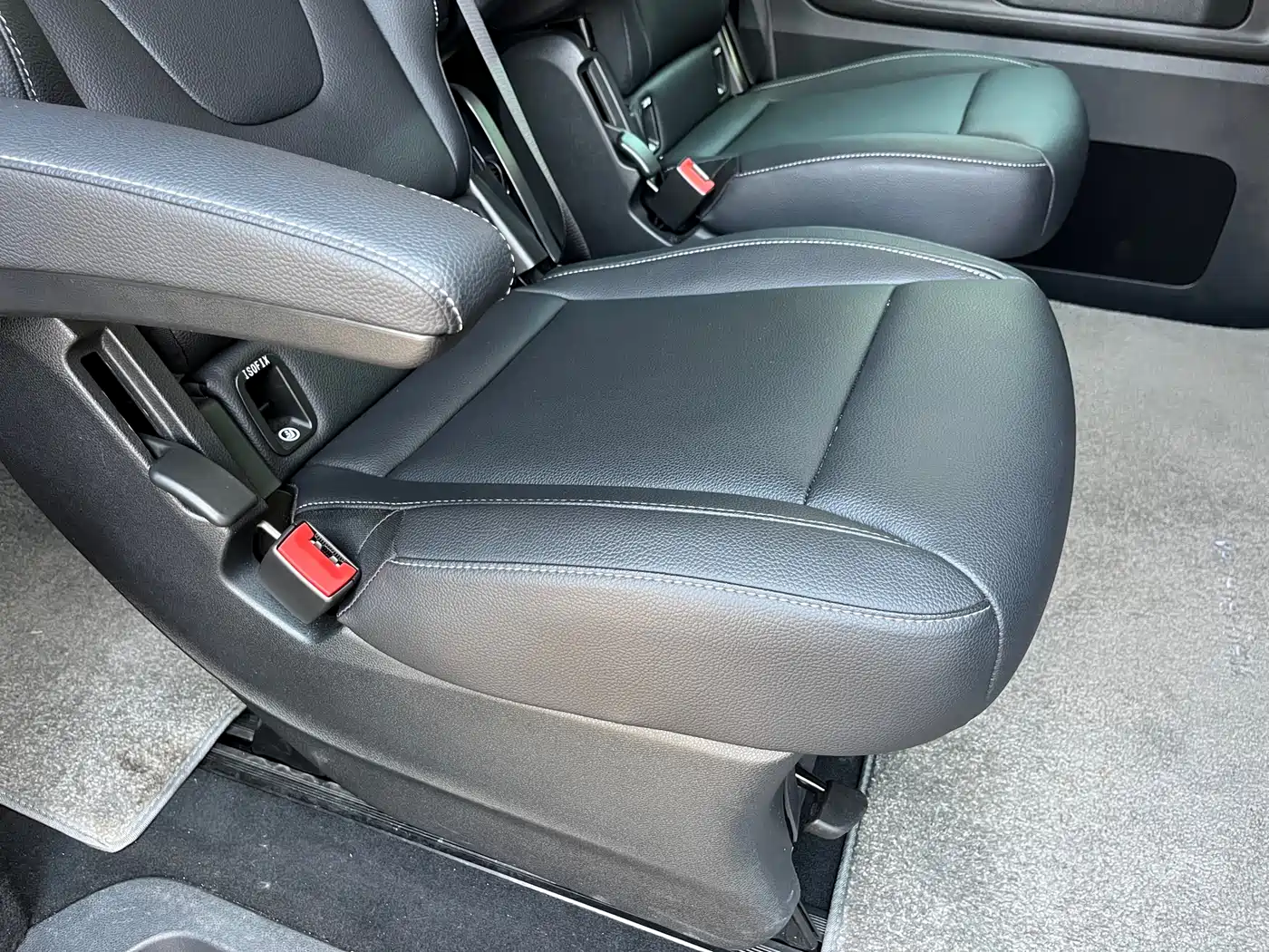 Mercedes-Benz Vito 2024 2.0T Business 7-Seater фото 26